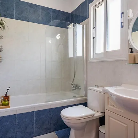 One Bedroom In Universal Paphos